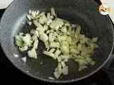 Risotto mit Nudeln, Erbsen, Zucchini, Knoblauch und Kräuterkäse - Zubereitung Schritt 2