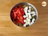 Salat aus Nudeln, Tomaten, Feta und Oliven - Zubereitung Schritt 2