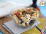 Salat aus Nudeln, Tomaten, Feta und Oliven - Zubereitung Schritt 5