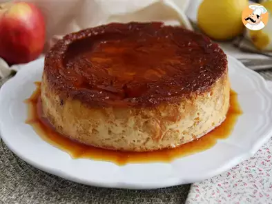 Apfel-Karamell-Pudding mit Croissants