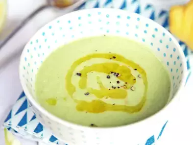 Frische Zucchini-Zitronen-Suppe und die 2. Ausgabe von Slowly veggie!