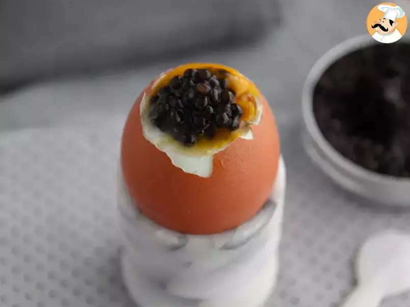 Gekochte Eier mit Kaviar - foto 3