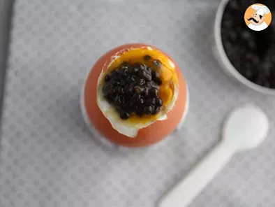 Gekochte Eier mit Kaviar - foto 2