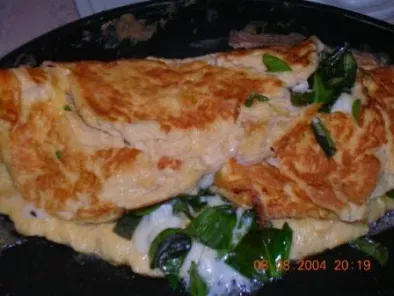 Omelette mit Mozarella und Basilikum