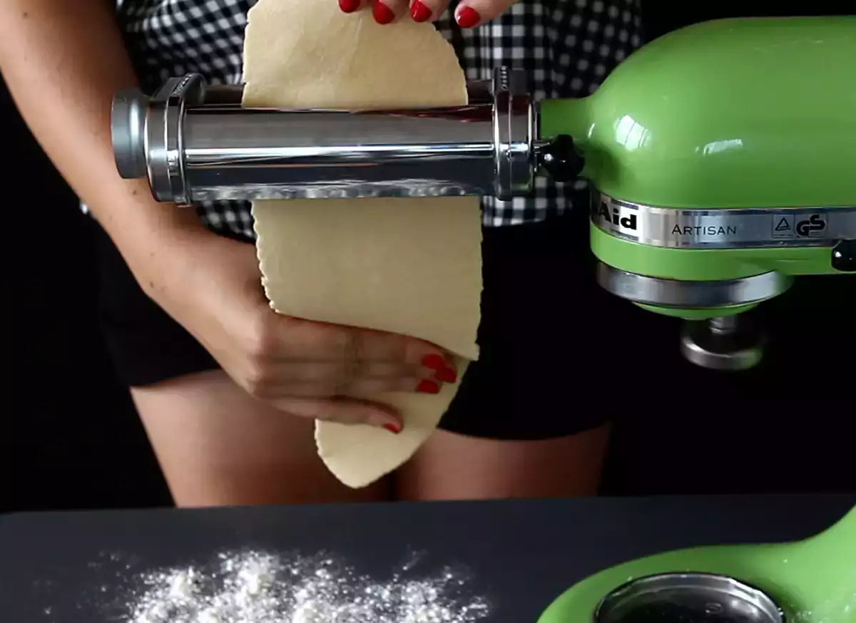 4. Den Teig ausrollen