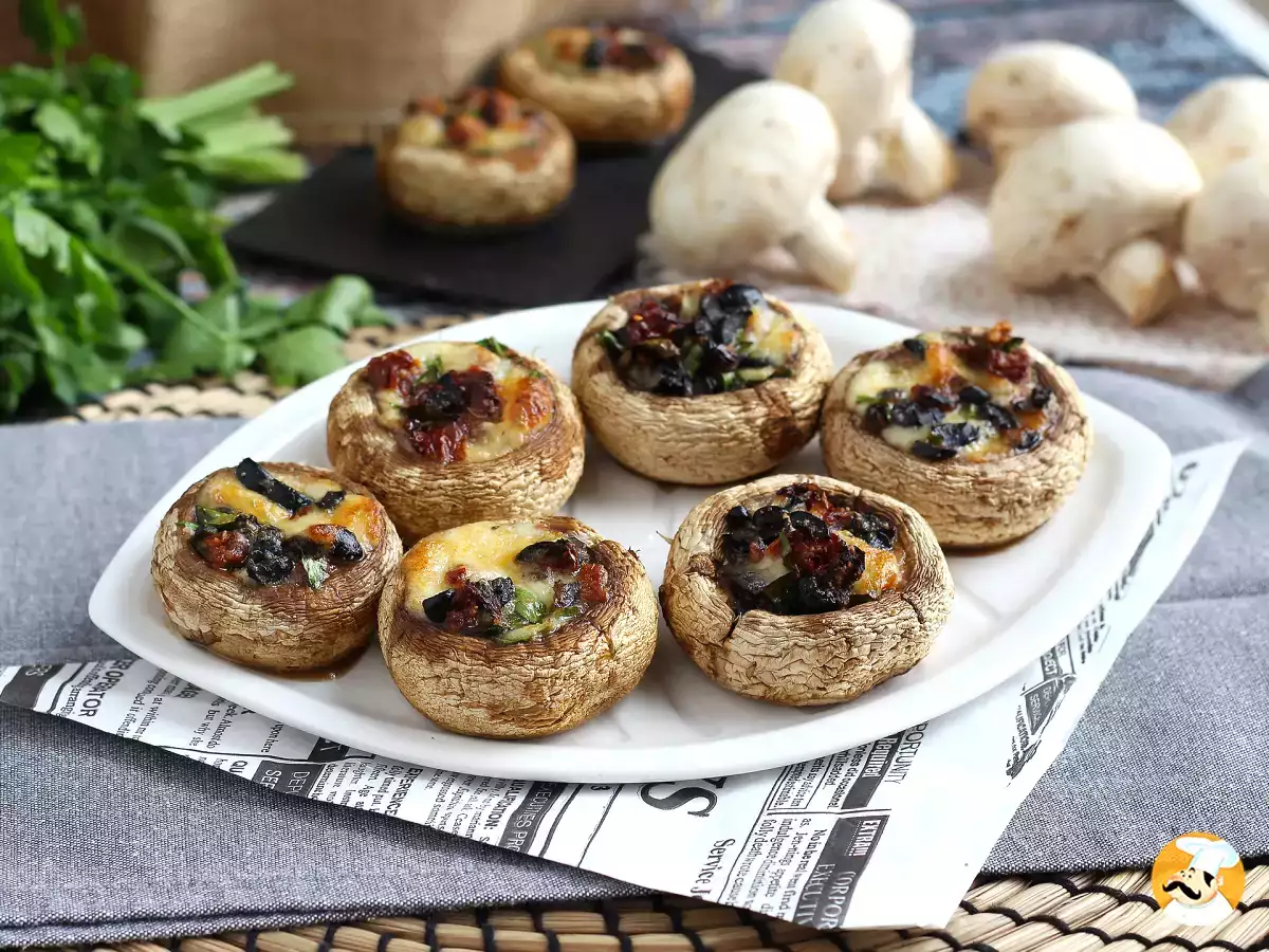 7. Champignons mit Mozzarella, Oliven und sonnengetrockneten Tomaten