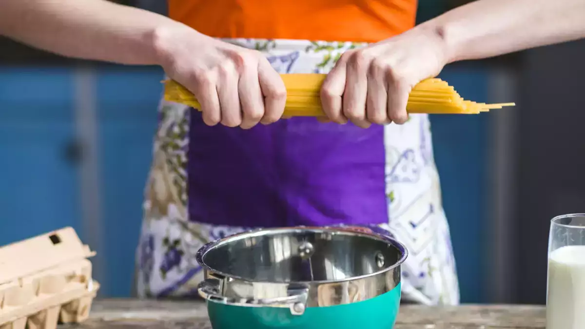 Dinge, die wir mit Pasta machen und die einen Italiener zum Weinen bringen würden