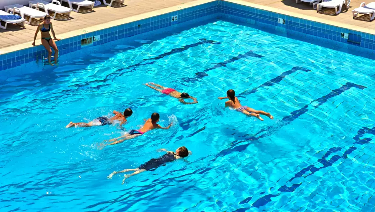 Wie sollte man seine Ernährung vor und nach dem Schwimmen anpassen?
