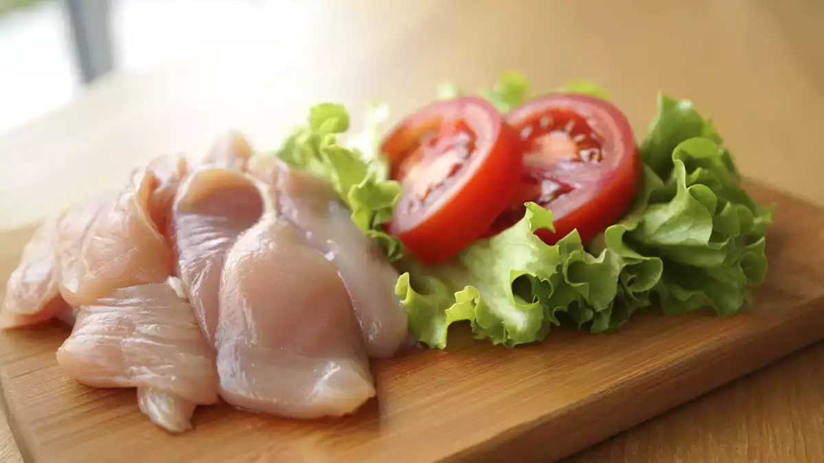 Lebensmittelvergiftung zu Hause: Was Ihnen niemand über Kreuzkontaminationen erzählt