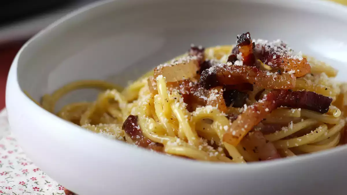 Wissen Sie, warum Guanciale in Carbonara nicht dasselbe ist wie Pancetta?