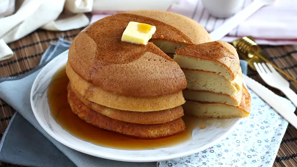 Fluffige japanische Pfannkuchen: das einfache Rezept für Pfannkuchen, die fluffig wie Wolken sind