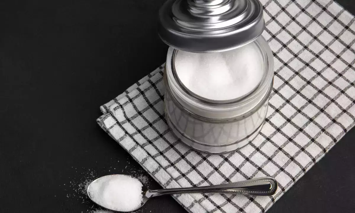 Ihr, die ihr Zucker immer im gleichen Glas aufbewahrt, so verdirbt er, ohne dass ihr es merkt