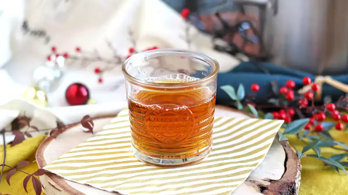 Vergessen Sie den Glühwein: dieser vergessene Cocktail ist wieder da, um die Feiertage zu versüßen