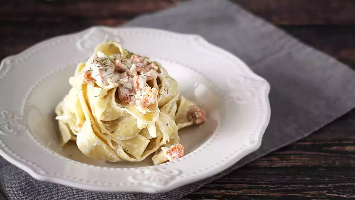 Ricotta, der Käse, der das Essen mit dem repariert, was im Kühlschrank ist. 14 Rezepte und Ideen für die Verwendung von Ricotta