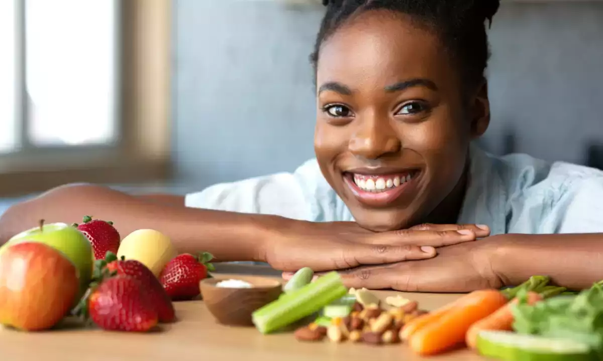 10 Lebensmittel für weißere Zähne: was man wirklich essen sollte