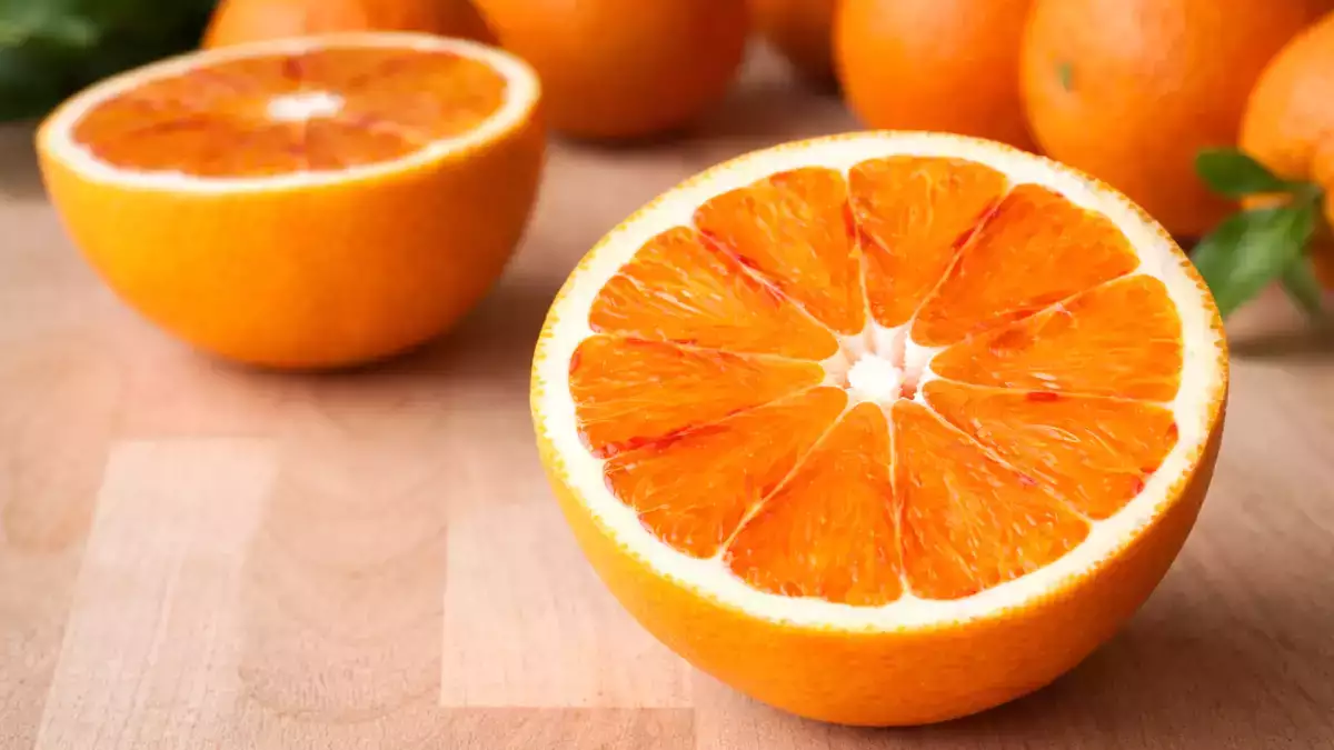 Der weiße Film auf der Orange ist nicht zufällig da, und was er bewirkt, kann überraschend sein
