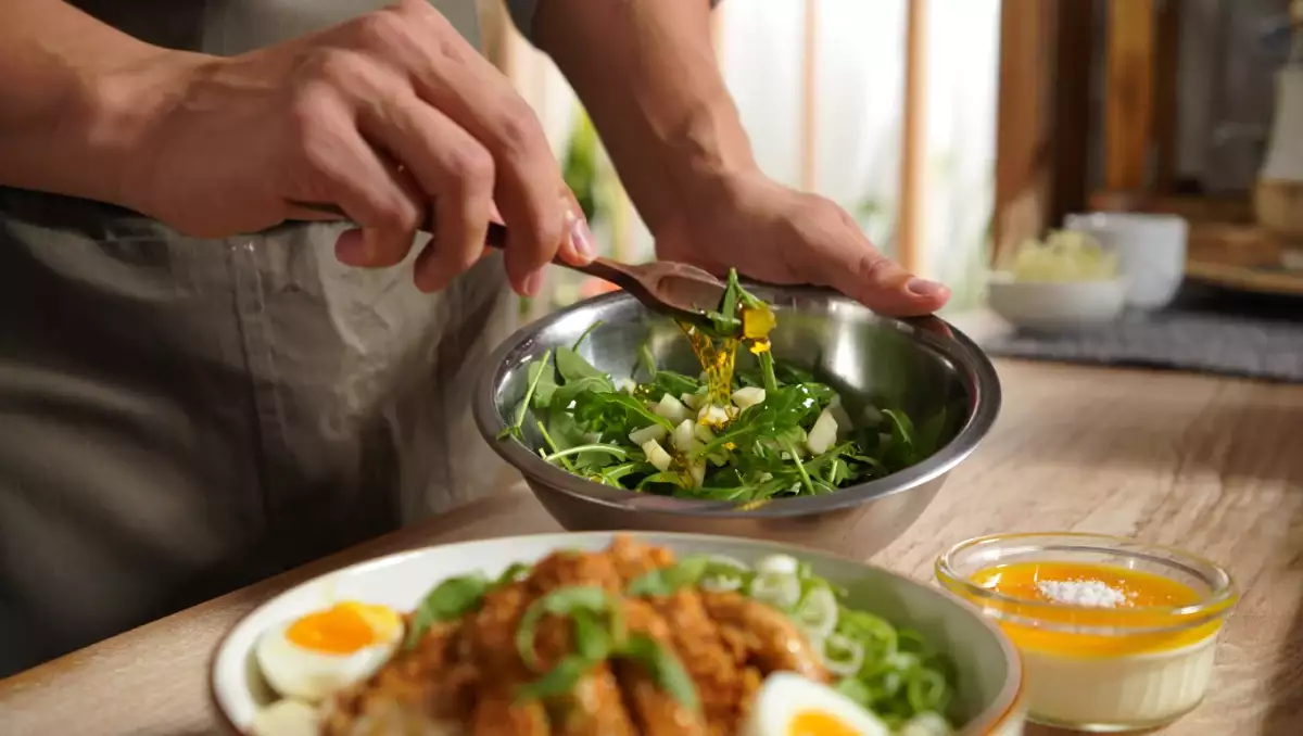 Tagesmenü, 21. Mai: frischer Fenchel-Salat, Hühnchen-Ramen und Zitronencreme