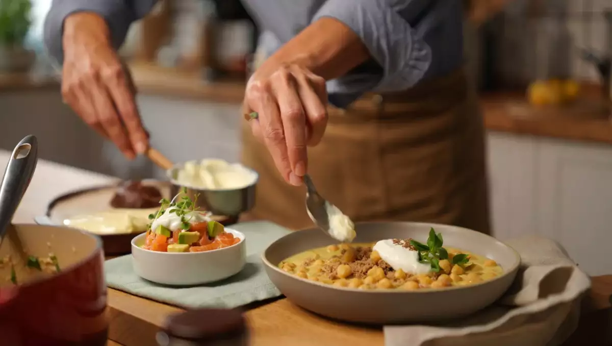 Tagesmenü, 30. Mai: Lachs-avocado-tartar, Joghurtsuppe und Iles flottantes