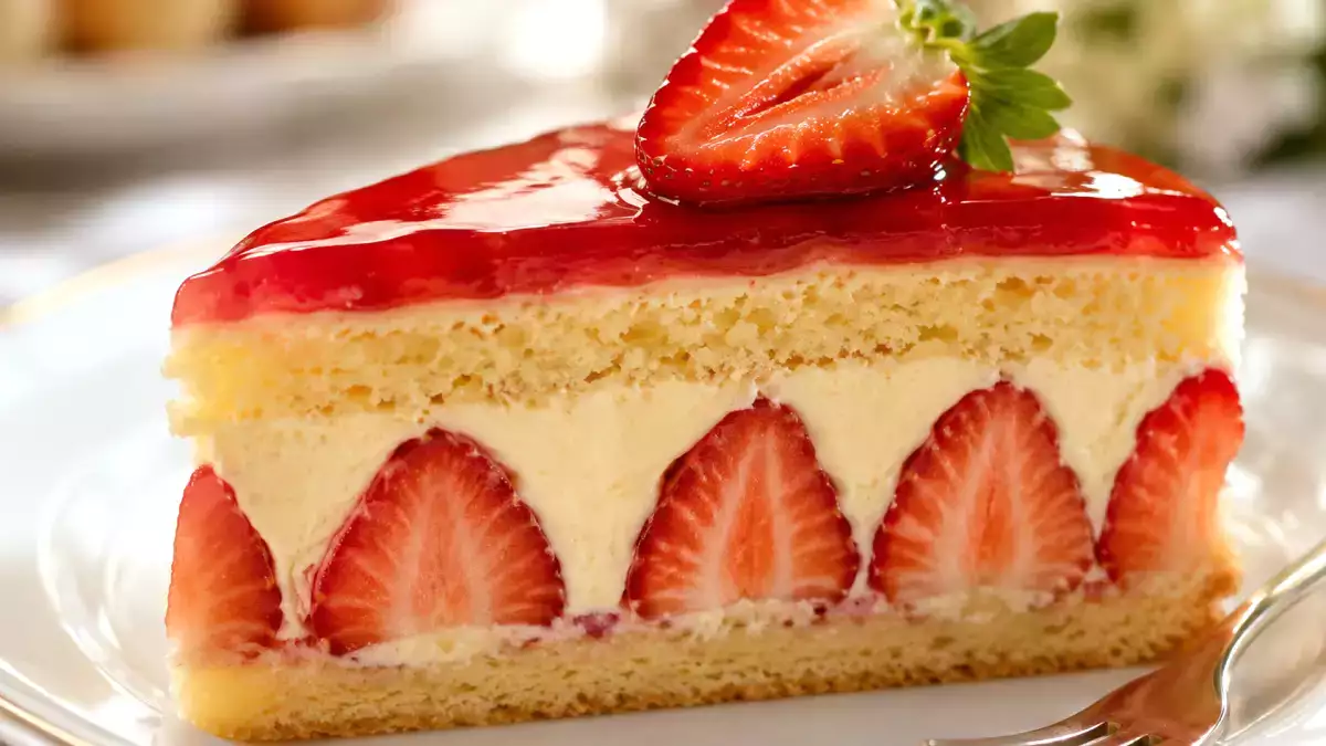 Ikonische Rezepte mit Erdbeeren: von Pavlova bis Fraisier für eine Reise durch die Desserts der Welt.