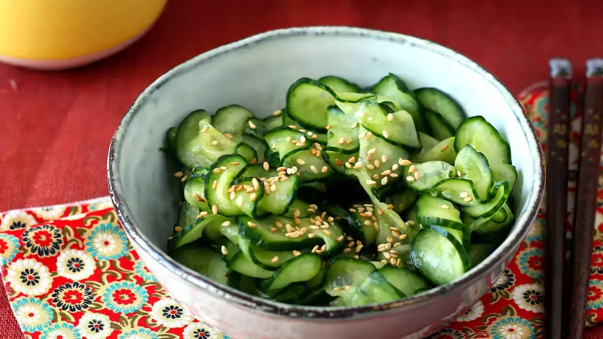 Gurke muss nicht fad sein: Ideen und Rezepte für viel schmackhaftere Salate