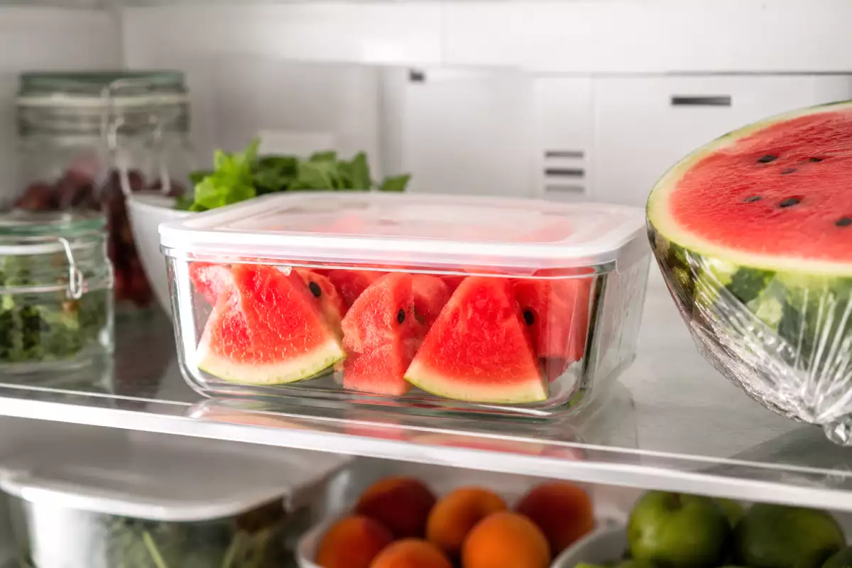 Wie hält sich eine aufgeschnittene Wassermelone länger? Was man vermeiden sollte, damit sie ihre Frische behält