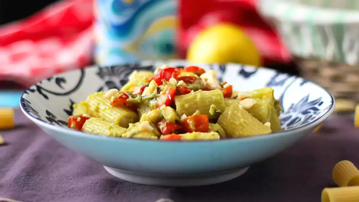 Du bist gerade vom Meer zurückgekommen und hast keine Lust zu kochen? Hier sind 17 schnelle und leckere Sommergerichte!
