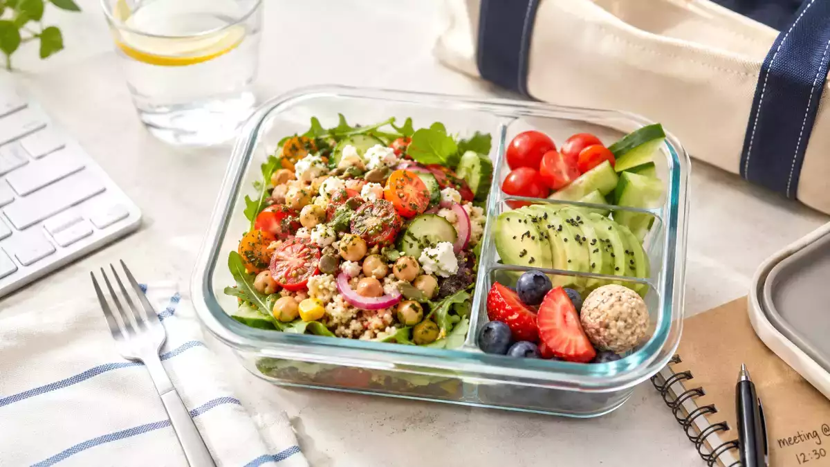 Sommer-Lunchbox: Einfache Rezepte zum Mitnehmen ins Büro, wenn es heiß ist!