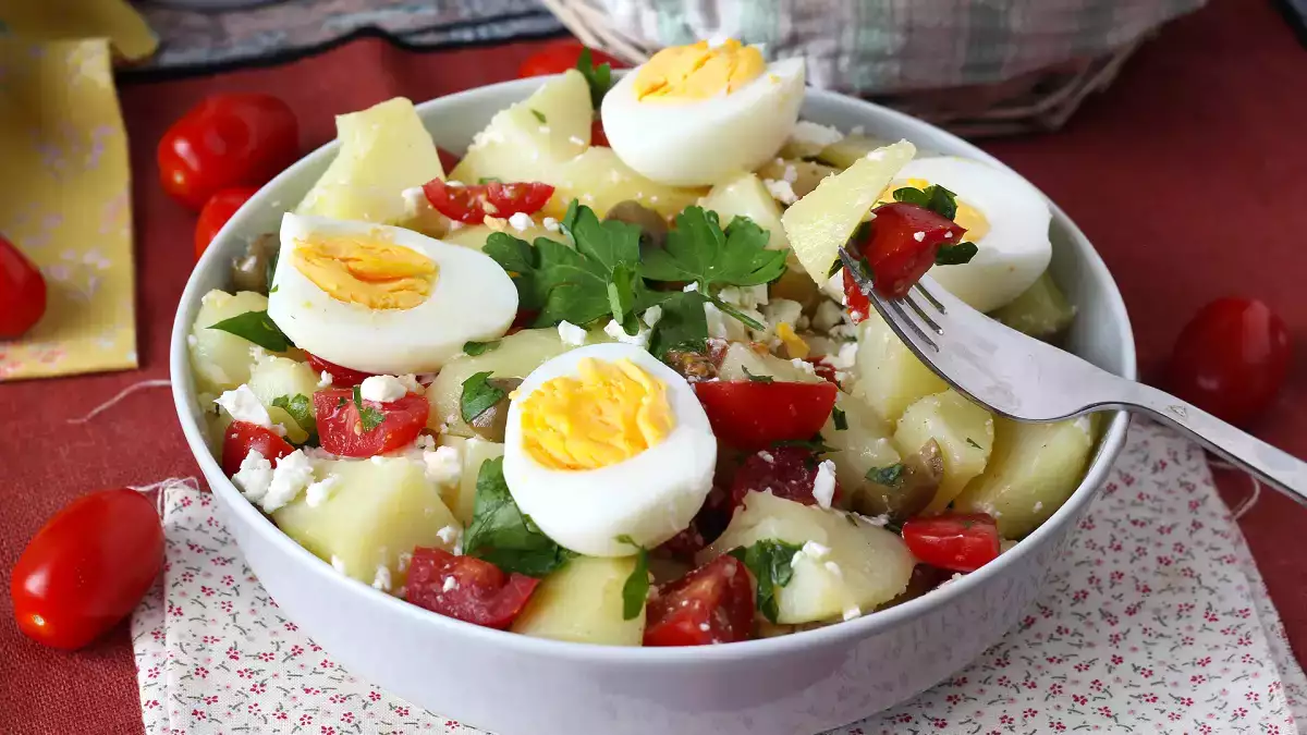 5 einfache und leckere Kartoffelsalate als Abwechslung zum Klassiker – ganz ohne großen Aufwand in der Küche