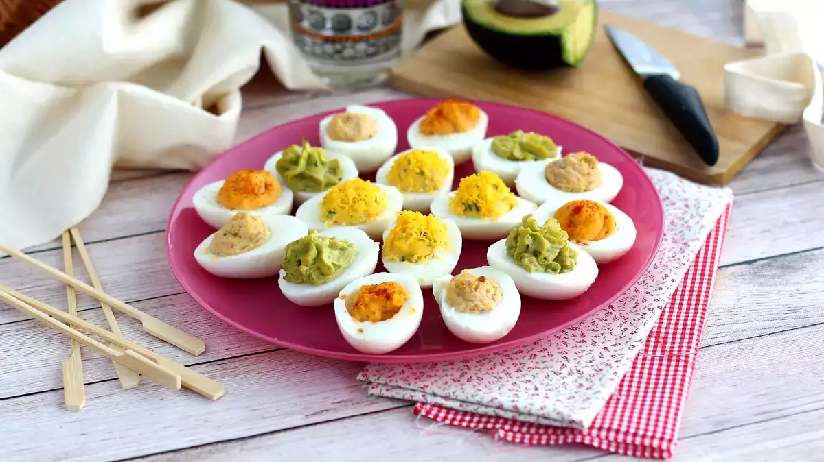 Gefüllte Eier, Mimosa-Eier und Deviled Eggs: Sind das ein und dasselbe, oder verwechseln wir schon unser ganzes Leben lang die Rezepte?