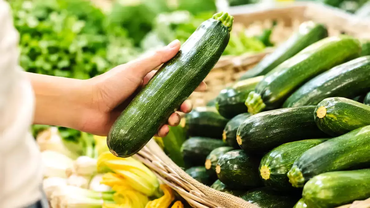 So wählt man jedes Mal die perfekten Zucchini aus: die kleinen praktischen Details, die fast jeder übersieht
