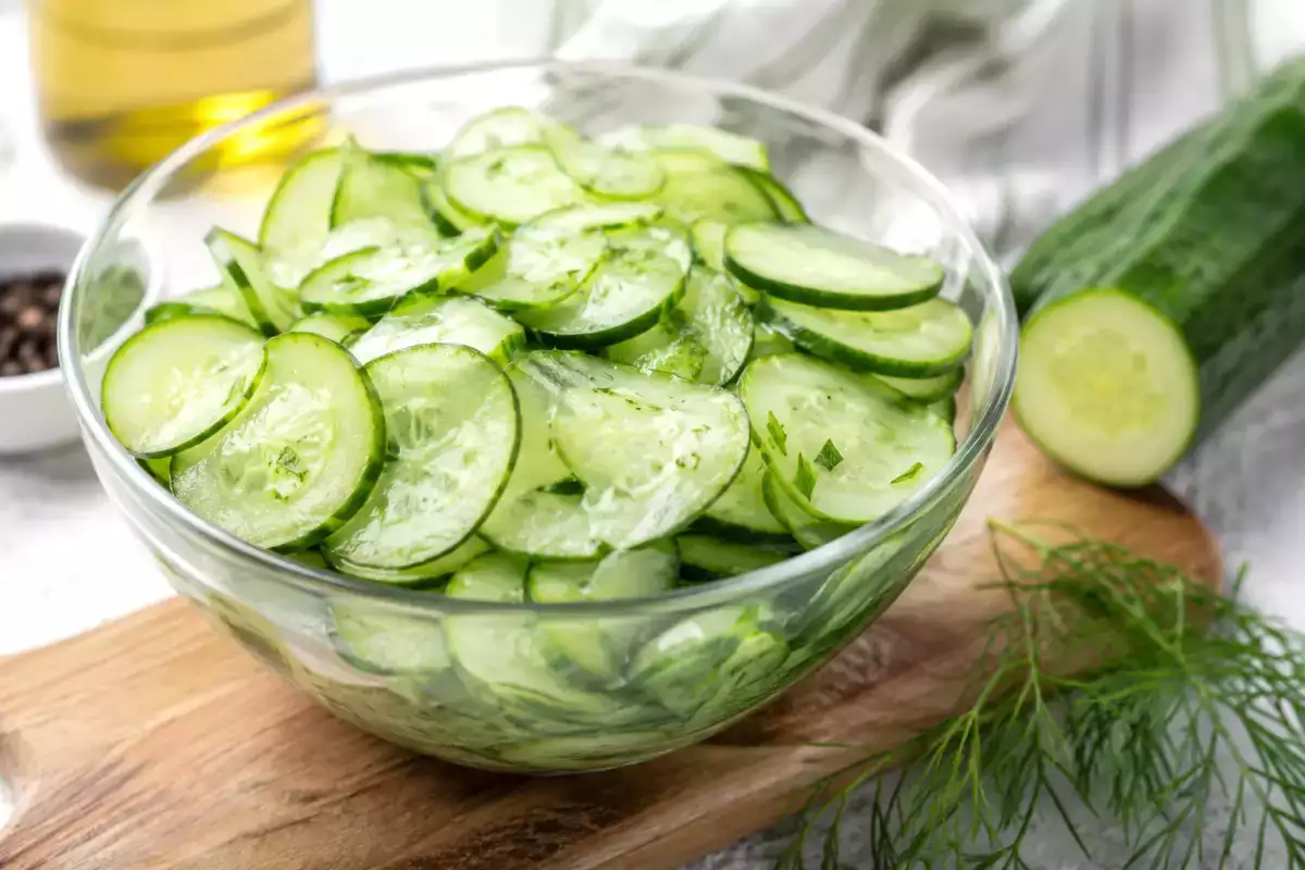Gurke: Der ganz einfache Trick, um sie vor dem Servieren bekömmlicher zu machen