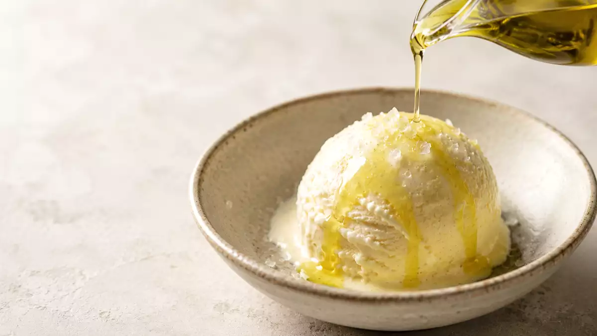 Der Ein-Minuten-Trick, der aus einem gewöhnlichen Vanilleeis ein unvergessliches Dessert macht