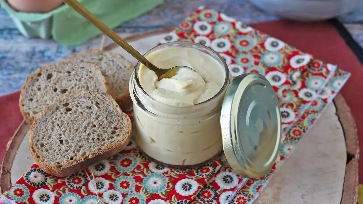 Ist selbstgemachte Mayonnaise wirklich gesünder? Was die kurze Zutatenliste nicht verrät...