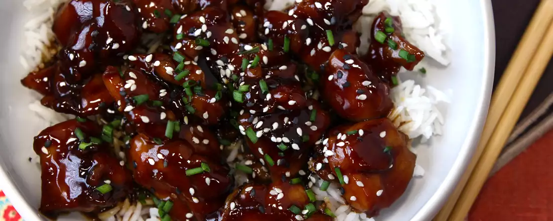 Wenn Sie Sojasauce nur für Yakisoba verwenden, werden diese 33 Rezepte Ihren Kopf (und Ihren wöchentlichen Speiseplan) verändern.