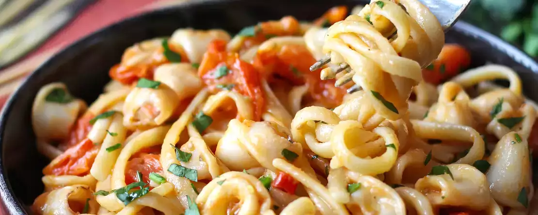 4 erste Gänge mit tiefgefrorenem Fisch, die in wenigen Minuten zubereitet sind: einfache, schmackhafte und clevere Rezepte, die Ihnen das Mittag- und Abendessen ersparen