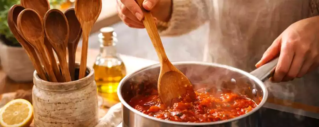 Großmutters Geheimnis, um Holzlöffel zu konservieren und Ihre Küche von Gerüchen, Rissen und verstecktem Schmutz zu befreien