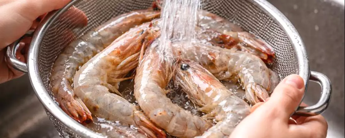 Waschen Sie Ihre Garnelen vor dem Kochen? Verstehen Sie, warum diese übliche Geste Ihr größter Fehler sein könnte