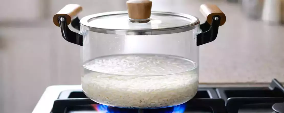 Man muss kein Wasser abmessen: der einfache Trick für losen Reis, den kaum jemand anwendet