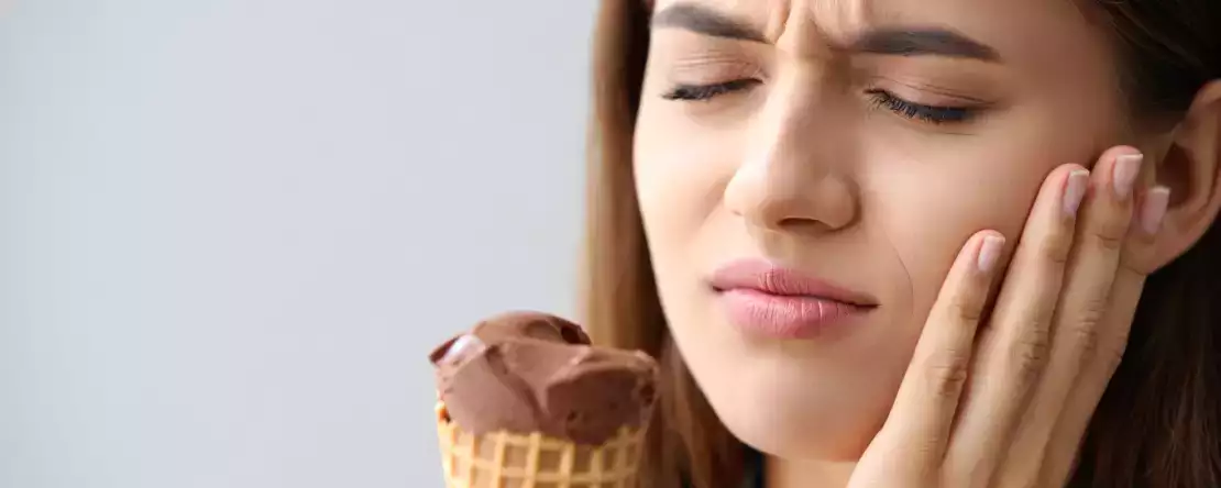 Kälteempfindliche Zähne: Welche hausgemachten Tricks funktionieren wirklich, um den Schmerz zu lindern?