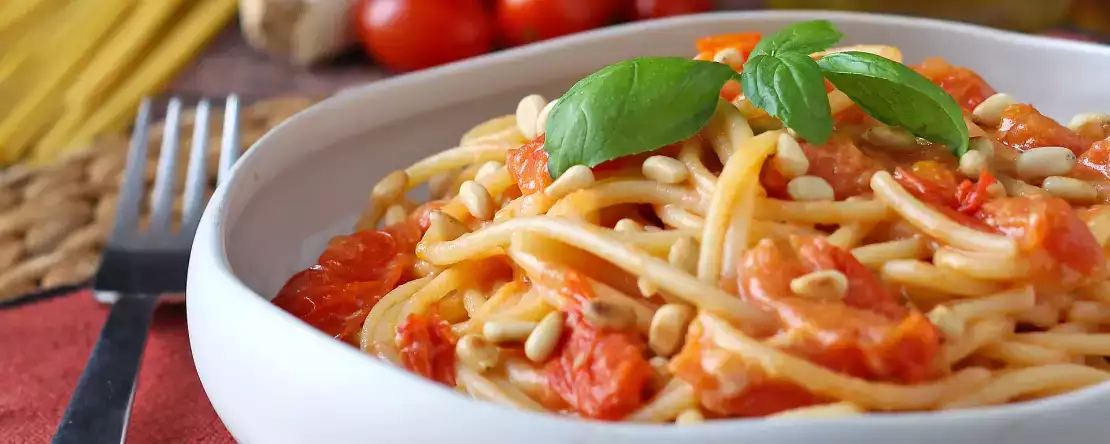 Cherrytomaten im Kühlschrank und keine Ideen? 24 clevere, frische und unwiderstehliche Rezepte, um sie sofort zu verwerten!