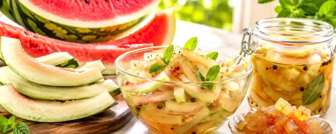 Was man mit der Wassermelonenschale machen kann: praktische, wenig bekannte Ideen gegen Lebensmittelverschwendung