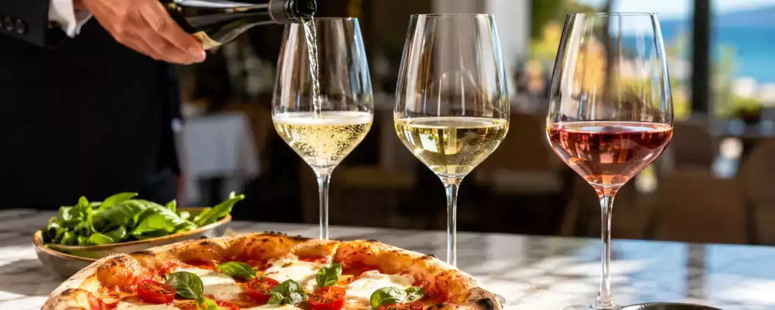So wählst du den richtigen Wein für jede Pizzasorte aus: Die wichtigsten Tipps der Sommeliers für dich