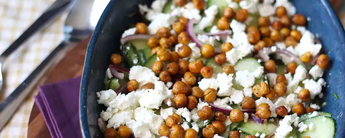 Noch keine Lust auf deftige Herbstgerichte? Dann probier doch mal diese 7 Abendessen mit den letzten Tomaten, Maiskolben und Gurken aus