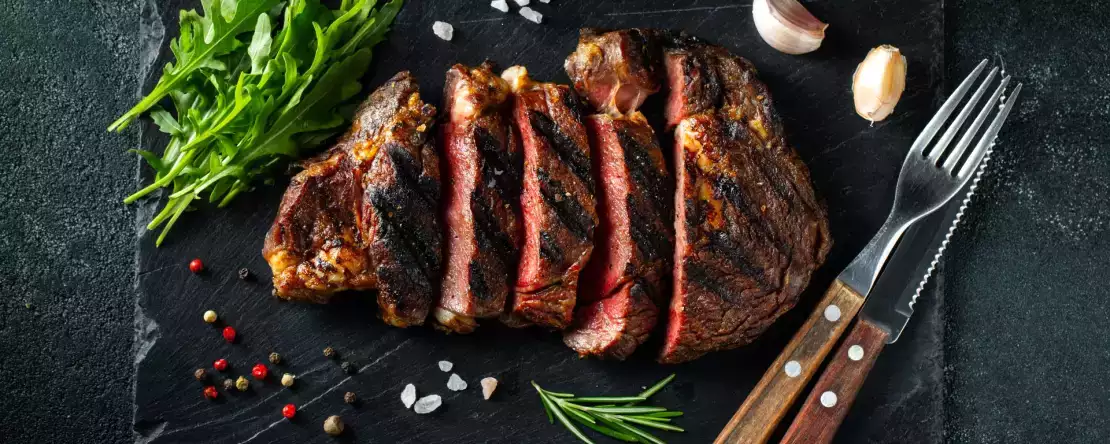 Verliert Ihr Fleisch beim Schneiden viel Saft? Ein paar Minuten zu warten, kann den Unterschied ausmachen