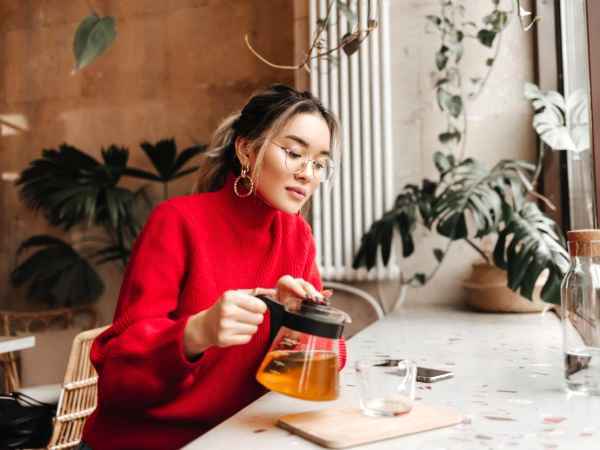 Funktionelle Tees für den ganzen Tag: Hydratisieren, entlüften und balancieren Sie Ihren Körper auf natürliche Weise!