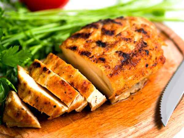 Die Fehler, durch die Ihr Hähnchen auf dem Grill trocken wird (und wie man sie behebt)