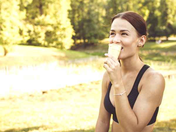 Laufen, essen und wiederholen: das Phänomen der Food Runners, das die städtische Gastronomie revolutioniert.