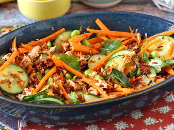 10 frische, gesunde und peppige Salate für den Sommer