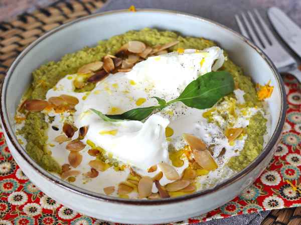 10 unglaubliche Brotaufstriche, die Sie mit einem Mixer (oder einer Gabel) zubereiten können und die ein Hit bei Vorspeisen sind