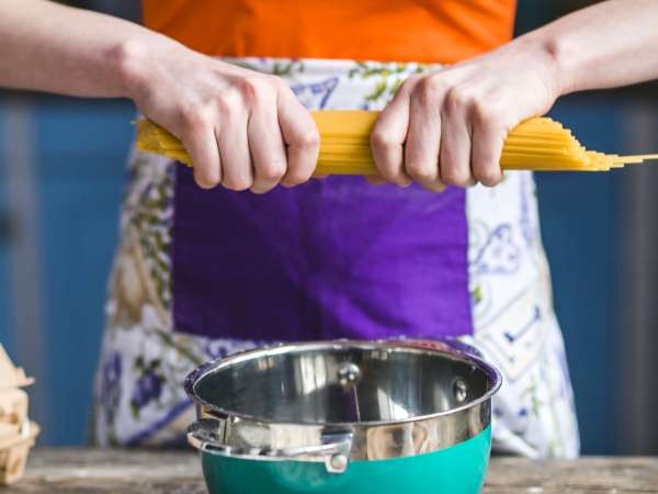 Dinge, die wir mit Pasta machen und die einen Italiener zum Weinen bringen würden